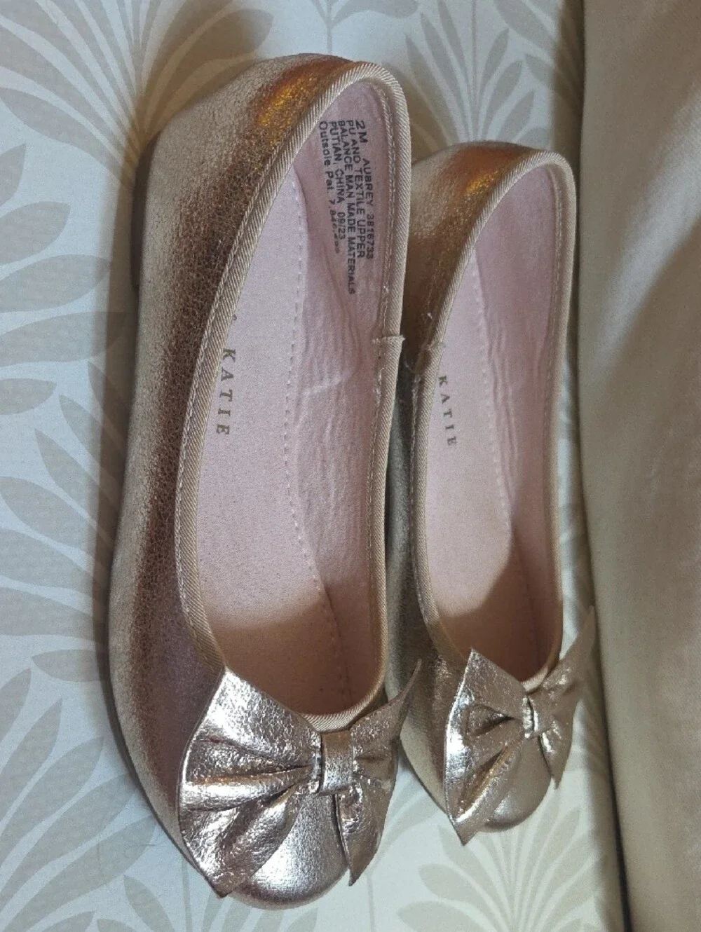 Kelly & Katie Girls Metallic Gold Bow Flats